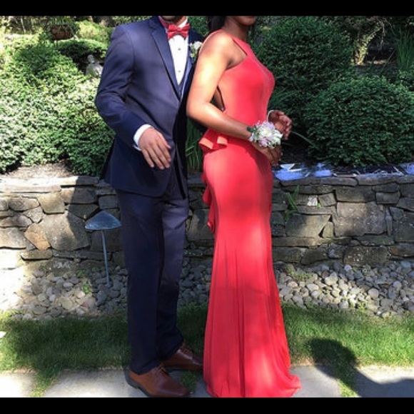 Coral Prom/ Event Dress - Picture 6 of 8